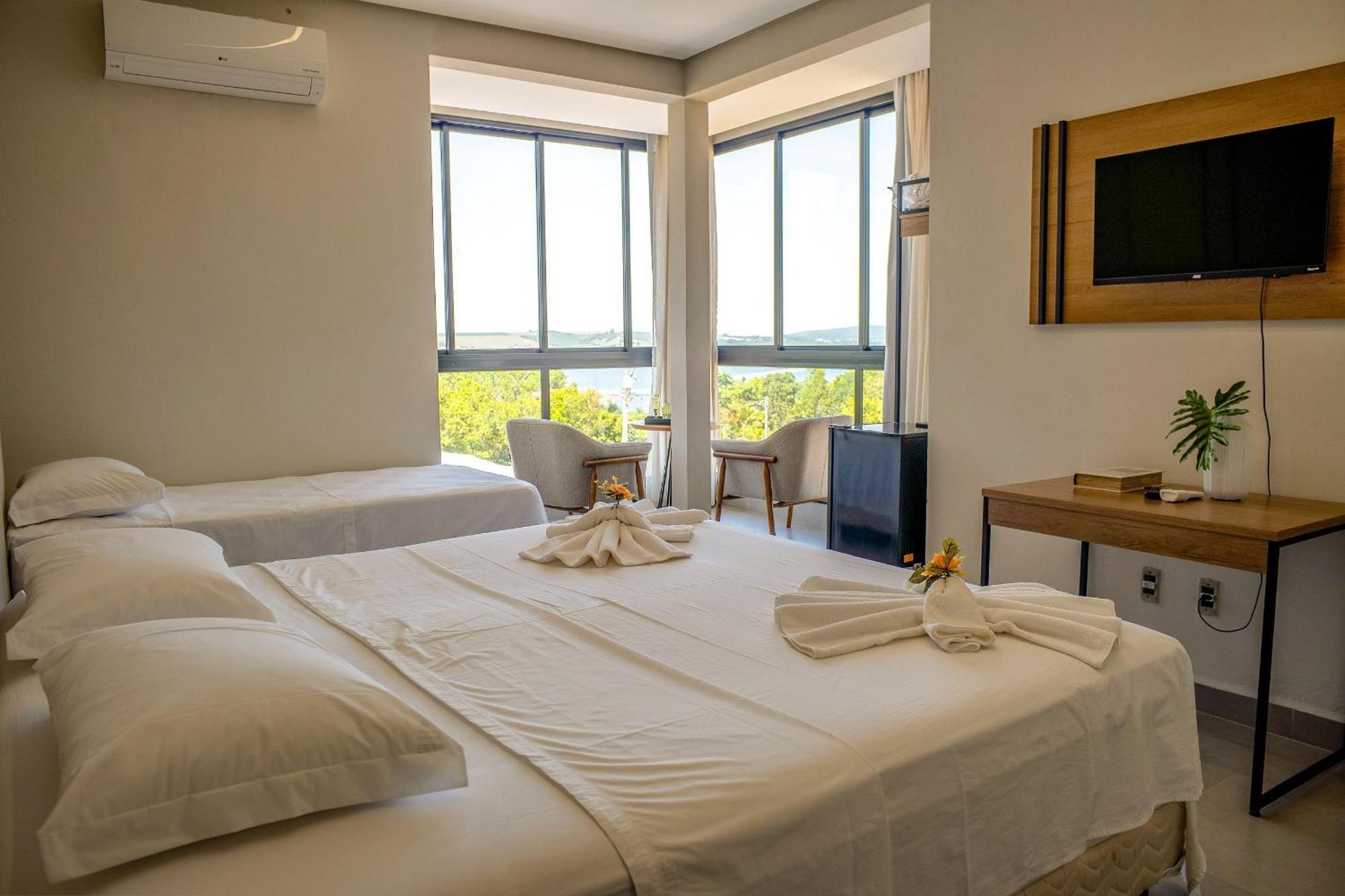 Pousada Com Piscina, Jacuzzi E Com Vista Em Capitolio - Casa Decore Esterno foto