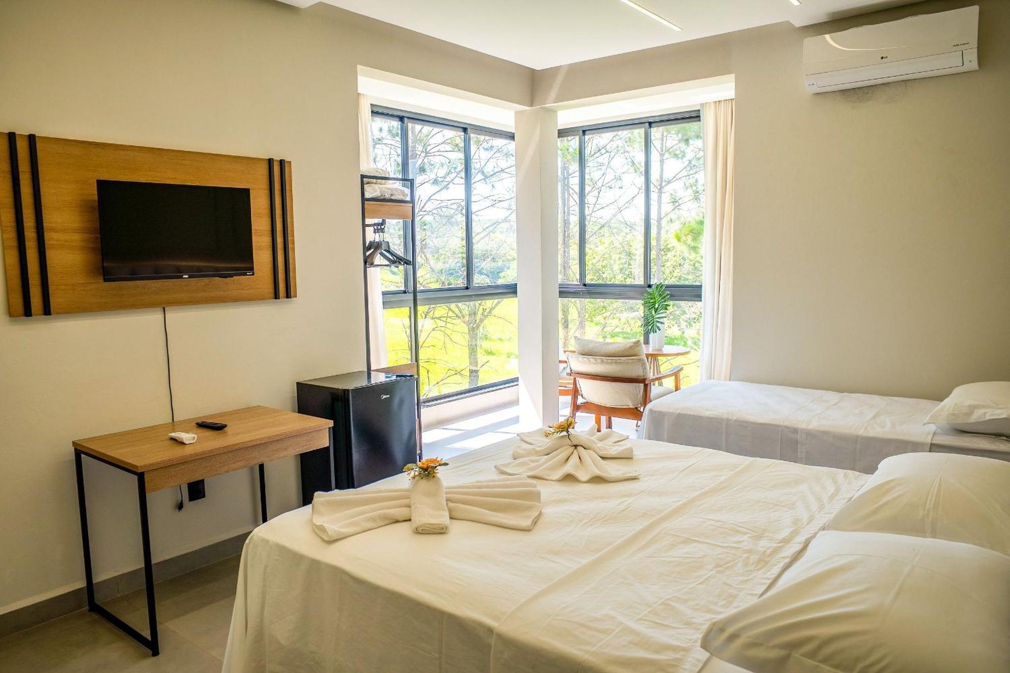 Pousada Com Piscina, Jacuzzi E Com Vista Em Capitolio - Casa Decore Esterno foto